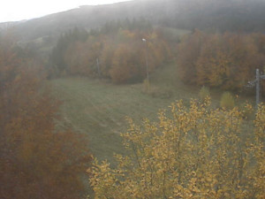 Skiareál Troják - Kamera na svahu B, pohled od chaty - 30.10.2025 v 08:10 Skiareál Troják - Kamera na svahu B, pohled od chaty - 30.10.2025 v 08:10