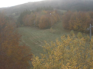 Skiareál Troják - Kamera na svahu B, pohled od chaty - 30.10.2025 v 08:20 Skiareál Troják - Kamera na svahu B, pohled od chaty - 30.10.2025 v 08:20