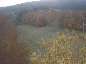 Skiareál Troják - Kamera na svahu B, pohled od chaty - 30.10.2025 v 08:39 Skiareál Troják - Kamera na svahu B, pohled od chaty - 30.10.2025 v 08:39