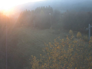 Skiareál Troják - Kamera na svahu B, pohled od chaty - 6.11.2025 v 06:50 Skiareál Troják - Kamera na svahu B, pohled od chaty - 6.11.2025 v 06:50