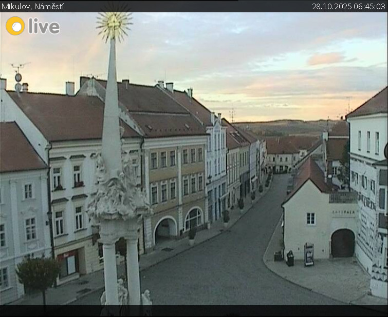 Město Mikulov - Mikulov, Náměstí - 28.10.2025 v 06:45 Město Mikulov - Mikulov, Náměstí - 28.10.2025 v 06:45