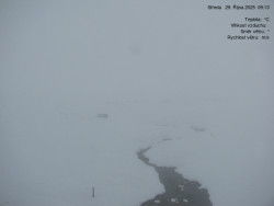 Luční bouda, pramen Bílého Labe