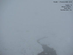 Luční bouda, pramen Bílého Labe