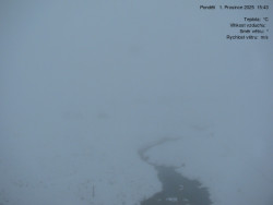 Luční bouda, pramen Bílého Labe