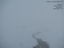 Luční bouda, pramen Bílého Labe