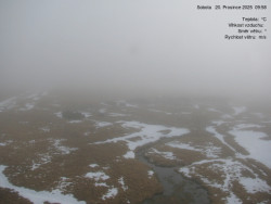 Luční bouda, pramen Bílého Labe