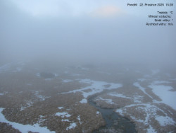 Luční bouda, pramen Bílého Labe