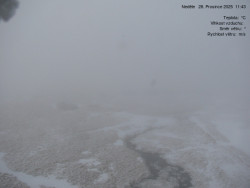 Luční bouda, pramen Bílého Labe