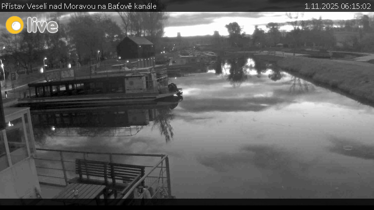 Baťův kanál - Přístav Veselí nad Moravou na Baťově kanále - 1.11.2025 v 06:15 Baťův kanál - Přístav Veselí nad Moravou na Baťově kanále - 1.11.2025 v 06:15