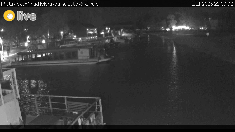 Baťův kanál - Přístav Veselí nad Moravou na Baťově kanále - 1.11.2025 v 21:30 Baťův kanál - Přístav Veselí nad Moravou na Baťově kanále - 1.11.2025 v 21:30