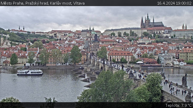 Město Praha - Pražský hrad, Karlův most, Vltava - 16.4.2024 v 19:00