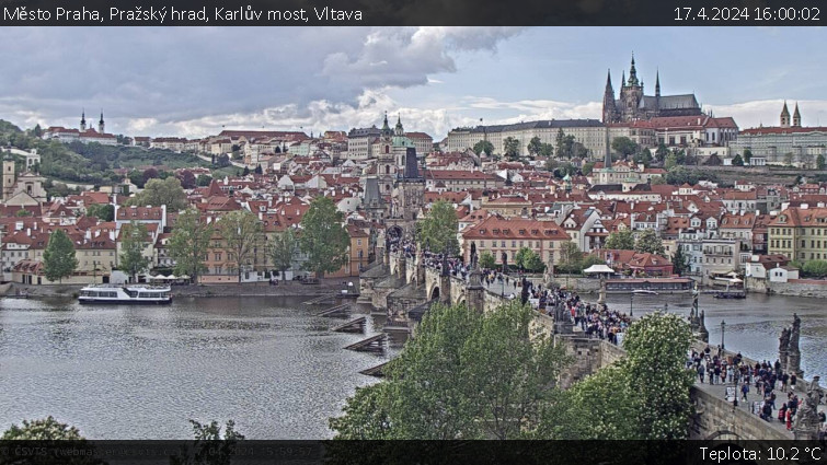 Město Praha - Pražský hrad, Karlův most, Vltava - 17.4.2024 v 16:00