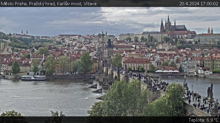 Město Praha - Pražský hrad, Karlův most, Vltava - 20.4.2024 v 17:00