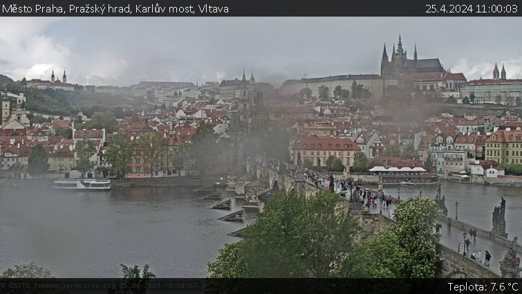 Město Praha - Pražský hrad, Karlův most, Vltava - 25.4.2024 v 11:00