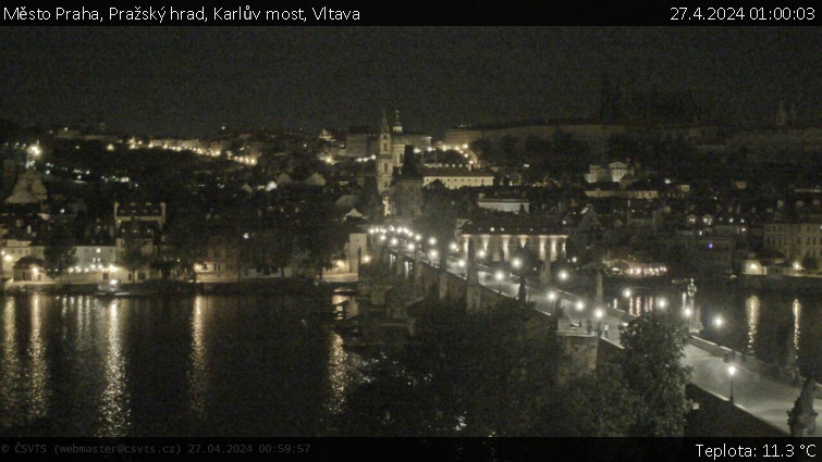 Město Praha - Pražský hrad, Karlův most, Vltava - 27.4.2024 v 01:00