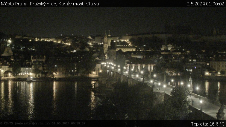 Město Praha - Pražský hrad, Karlův most, Vltava - 2.5.2024 v 01:00