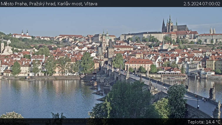 Město Praha - Pražský hrad, Karlův most, Vltava - 2.5.2024 v 07:00