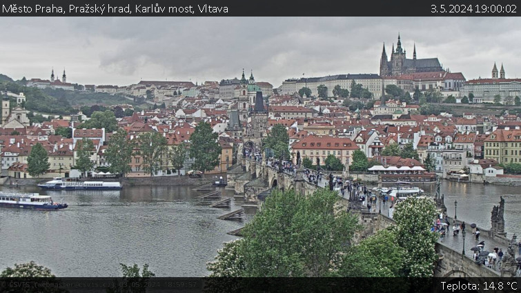 Město Praha - Pražský hrad, Karlův most, Vltava - 3.5.2024 v 19:00