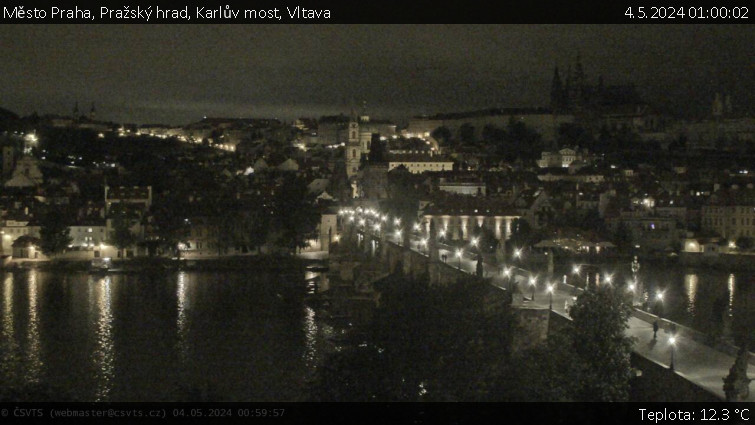 Město Praha - Pražský hrad, Karlův most, Vltava - 4.5.2024 v 01:00