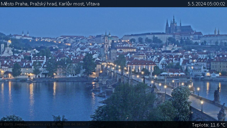 Město Praha - Pražský hrad, Karlův most, Vltava - 5.5.2024 v 05:00
