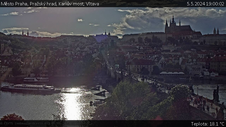 Město Praha - Pražský hrad, Karlův most, Vltava - 5.5.2024 v 19:00
