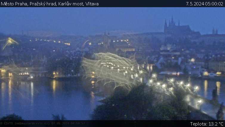 Město Praha - Pražský hrad, Karlův most, Vltava - 7.5.2024 v 05:00