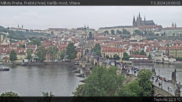 Město Praha - Pražský hrad, Karlův most, Vltava - 7.5.2024 v 18:00