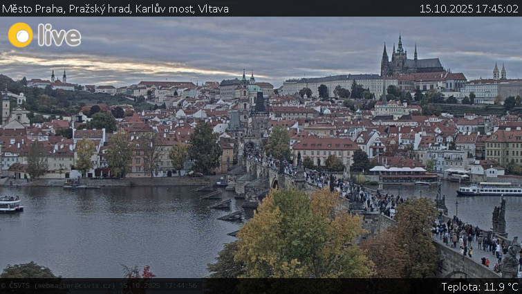 Město Praha - Pražský hrad, Karlův most, Vltava - 15.10.2025 v 17:45 Město Praha - Pražský hrad, Karlův most, Vltava - 15.10.2025 v 17:45