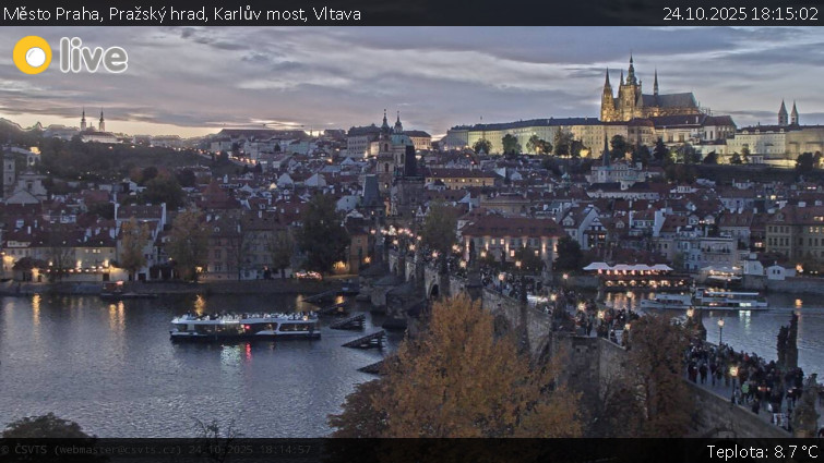 Město Praha - Pražský hrad, Karlův most, Vltava - 24.10.2025 v 18:15 Město Praha - Pražský hrad, Karlův most, Vltava - 24.10.2025 v 18:15