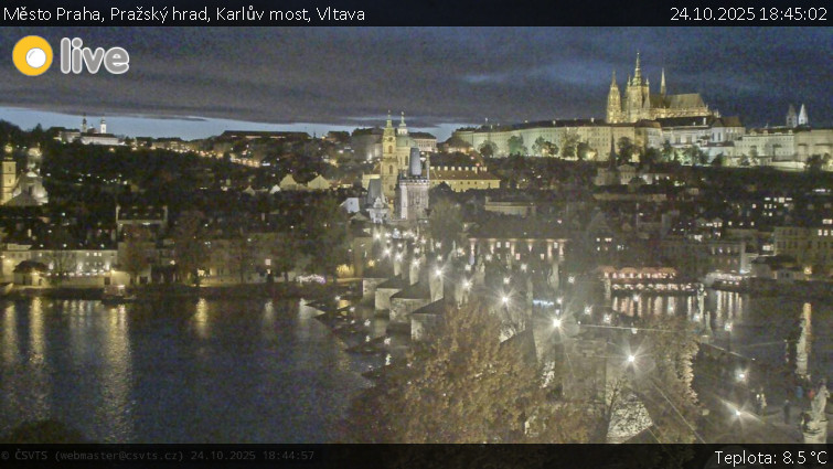 Město Praha - Pražský hrad, Karlův most, Vltava - 24.10.2025 v 18:45 Město Praha - Pražský hrad, Karlův most, Vltava - 24.10.2025 v 18:45