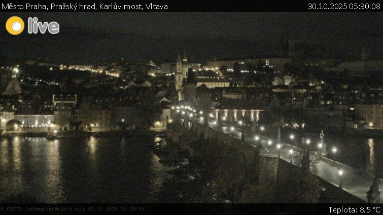 Město Praha - Pražský hrad, Karlův most, Vltava - 30.10.2025 v 05:30 Město Praha - Pražský hrad, Karlův most, Vltava - 30.10.2025 v 05:30