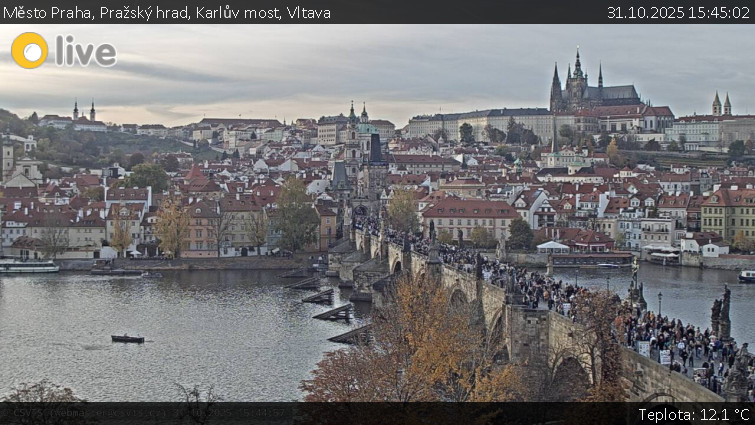 Město Praha - Pražský hrad, Karlův most, Vltava - 31.10.2025 v 15:45 Město Praha - Pražský hrad, Karlův most, Vltava - 31.10.2025 v 15:45