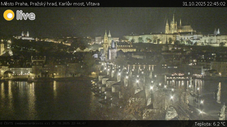 Město Praha - Pražský hrad, Karlův most, Vltava - 31.10.2025 v 22:45 Město Praha - Pražský hrad, Karlův most, Vltava - 31.10.2025 v 22:45