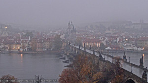 Město Praha - Pražský hrad, Karlův most, Vltava - 2.11.2025 v 06:45 Město Praha - Pražský hrad, Karlův most, Vltava - 2.11.2025 v 06:45