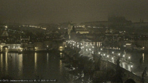 Město Praha - Pražský hrad, Karlův most, Vltava - 5.12.2025 v 01:15 Město Praha - Pražský hrad, Karlův most, Vltava - 5.12.2025 v 01:15