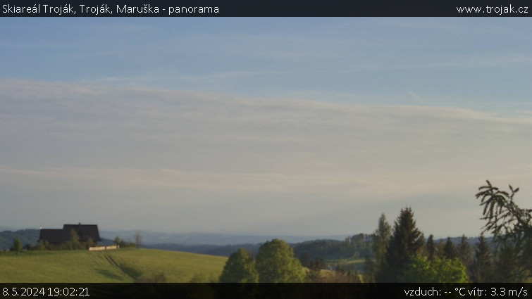 Skiareál Troják - Troják, Maruška - panorama - 8.5.2024 v 19:02