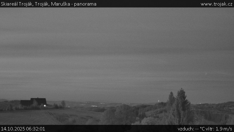 Skiareál Troják - Troják, Maruška - panorama - 14.10.2025 v 06:32 Skiareál Troják - Troják, Maruška - panorama - 14.10.2025 v 06:32