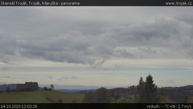 Skiareál Troják - Troják, Maruška - panorama - 14.10.2025 v 12:02 Skiareál Troják - Troják, Maruška - panorama - 14.10.2025 v 12:02