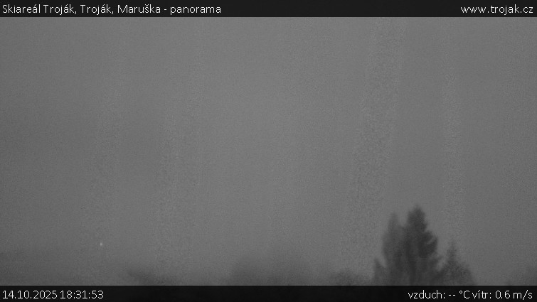 Skiareál Troják - Troják, Maruška - panorama - 14.10.2025 v 18:31 Skiareál Troják - Troják, Maruška - panorama - 14.10.2025 v 18:31