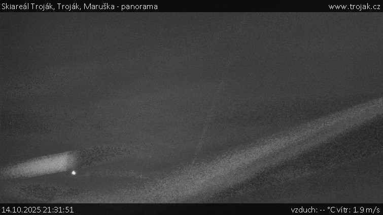 Skiareál Troják - Troják, Maruška - panorama - 14.10.2025 v 21:31 Skiareál Troják - Troják, Maruška - panorama - 14.10.2025 v 21:31