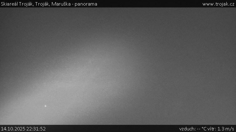 Skiareál Troják - Troják, Maruška - panorama - 14.10.2025 v 22:31 Skiareál Troják - Troják, Maruška - panorama - 14.10.2025 v 22:31