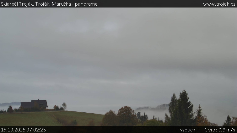 Skiareál Troják - Troják, Maruška - panorama - 15.10.2025 v 07:02 Skiareál Troják - Troják, Maruška - panorama - 15.10.2025 v 07:02