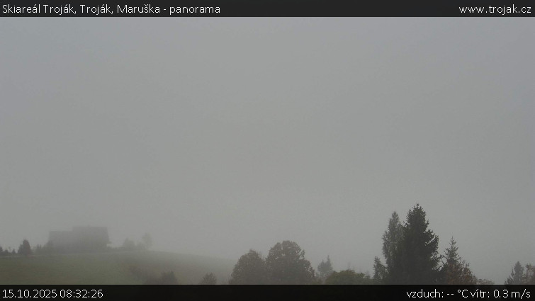 Skiareál Troják - Troják, Maruška - panorama - 15.10.2025 v 08:32 Skiareál Troják - Troják, Maruška - panorama - 15.10.2025 v 08:32