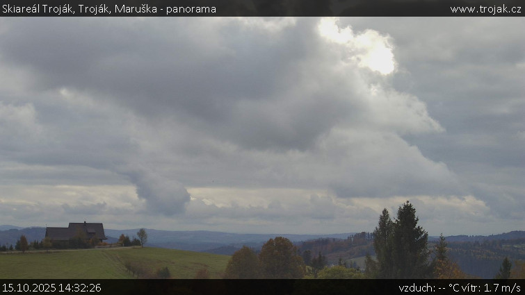 Skiareál Troják - Troják, Maruška - panorama - 15.10.2025 v 14:32 Skiareál Troják - Troják, Maruška - panorama - 15.10.2025 v 14:32