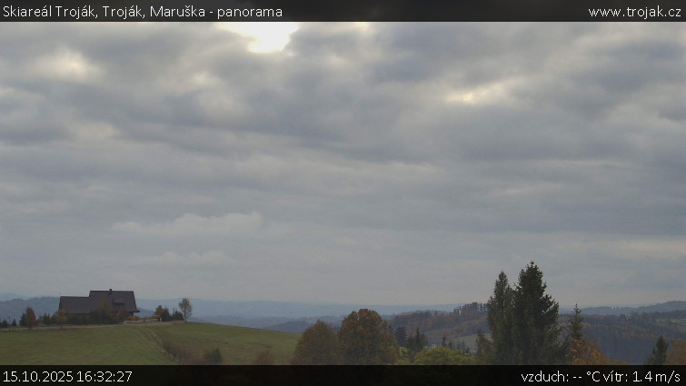 Skiareál Troják - Troják, Maruška - panorama - 15.10.2025 v 16:32 Skiareál Troják - Troják, Maruška - panorama - 15.10.2025 v 16:32