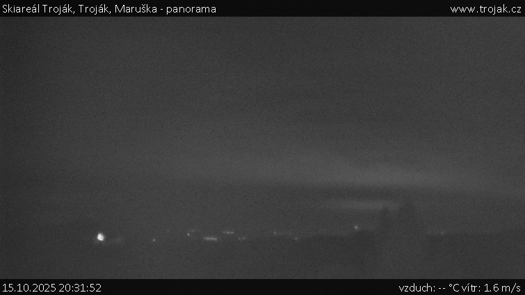 Skiareál Troják - Troják, Maruška - panorama - 15.10.2025 v 20:31 Skiareál Troják - Troják, Maruška - panorama - 15.10.2025 v 20:31
