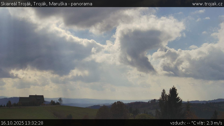Skiareál Troják - Troják, Maruška - panorama - 16.10.2025 v 13:32 Skiareál Troják - Troják, Maruška - panorama - 16.10.2025 v 13:32
