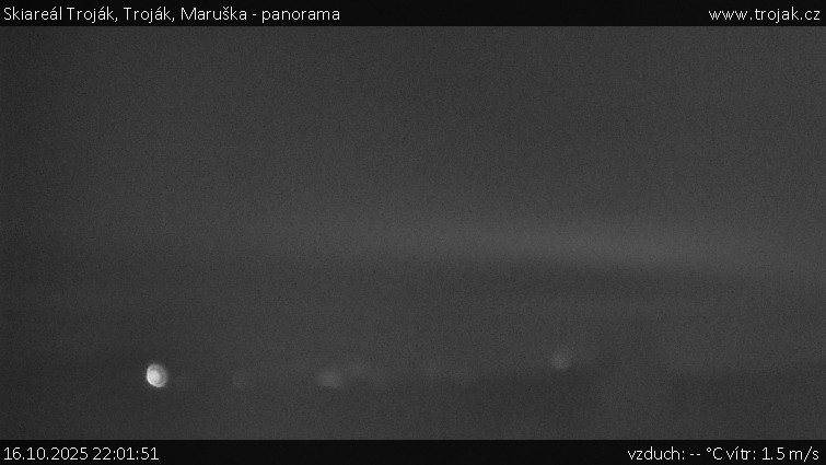 Skiareál Troják - Troják, Maruška - panorama - 16.10.2025 v 22:01 Skiareál Troják - Troják, Maruška - panorama - 16.10.2025 v 22:01