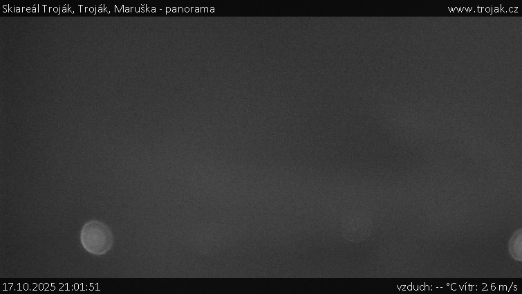 Skiareál Troják - Troják, Maruška - panorama - 17.10.2025 v 21:01 Skiareál Troják - Troják, Maruška - panorama - 17.10.2025 v 21:01