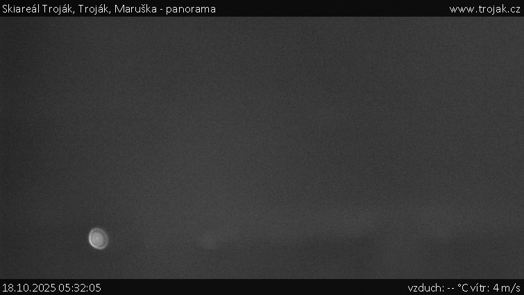 Skiareál Troják - Troják, Maruška - panorama - 18.10.2025 v 05:32 Skiareál Troják - Troják, Maruška - panorama - 18.10.2025 v 05:32